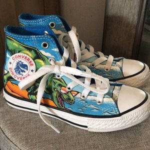 Little Boys dinosaur converse, size13